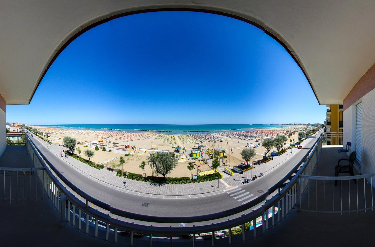 Hotel Tritone Rimini Dış mekan fotoğraf