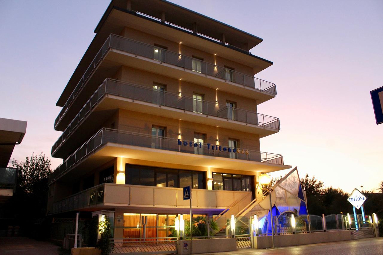 Hotel Tritone Rimini Dış mekan fotoğraf