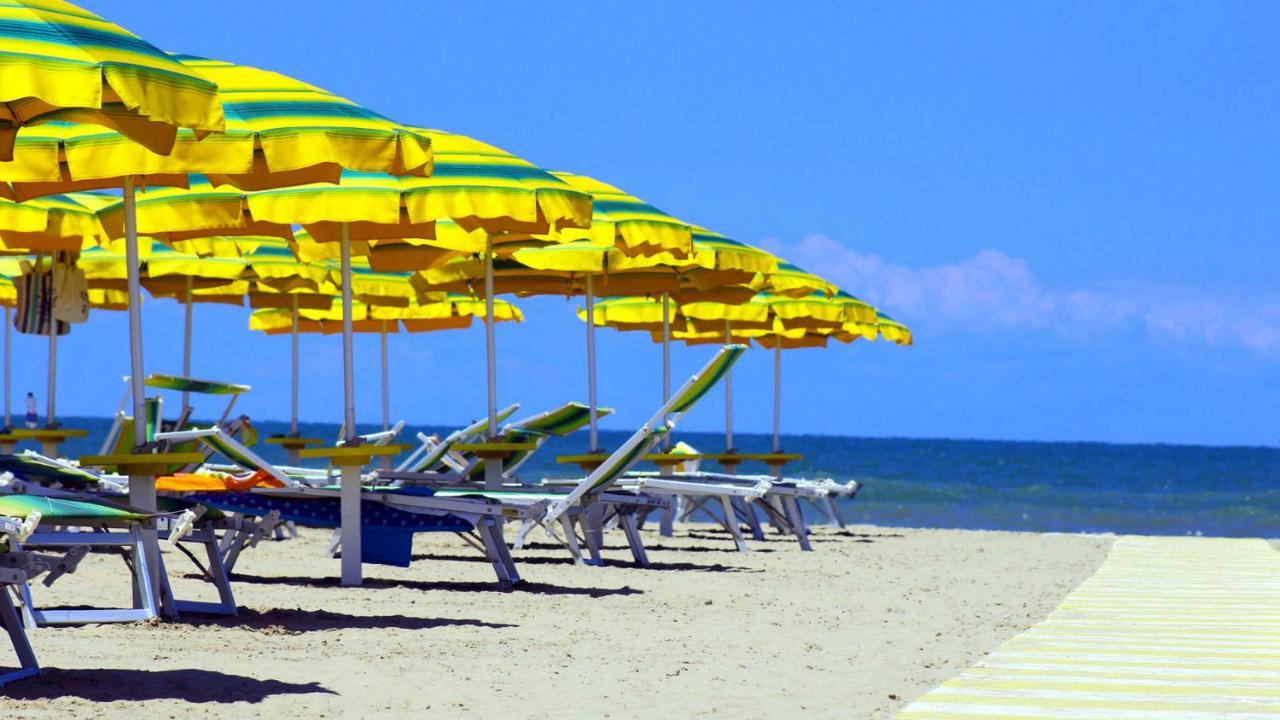 Hotel Tritone Rimini Dış mekan fotoğraf