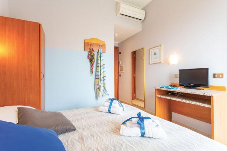 Hotel Tritone Rimini Dış mekan fotoğraf