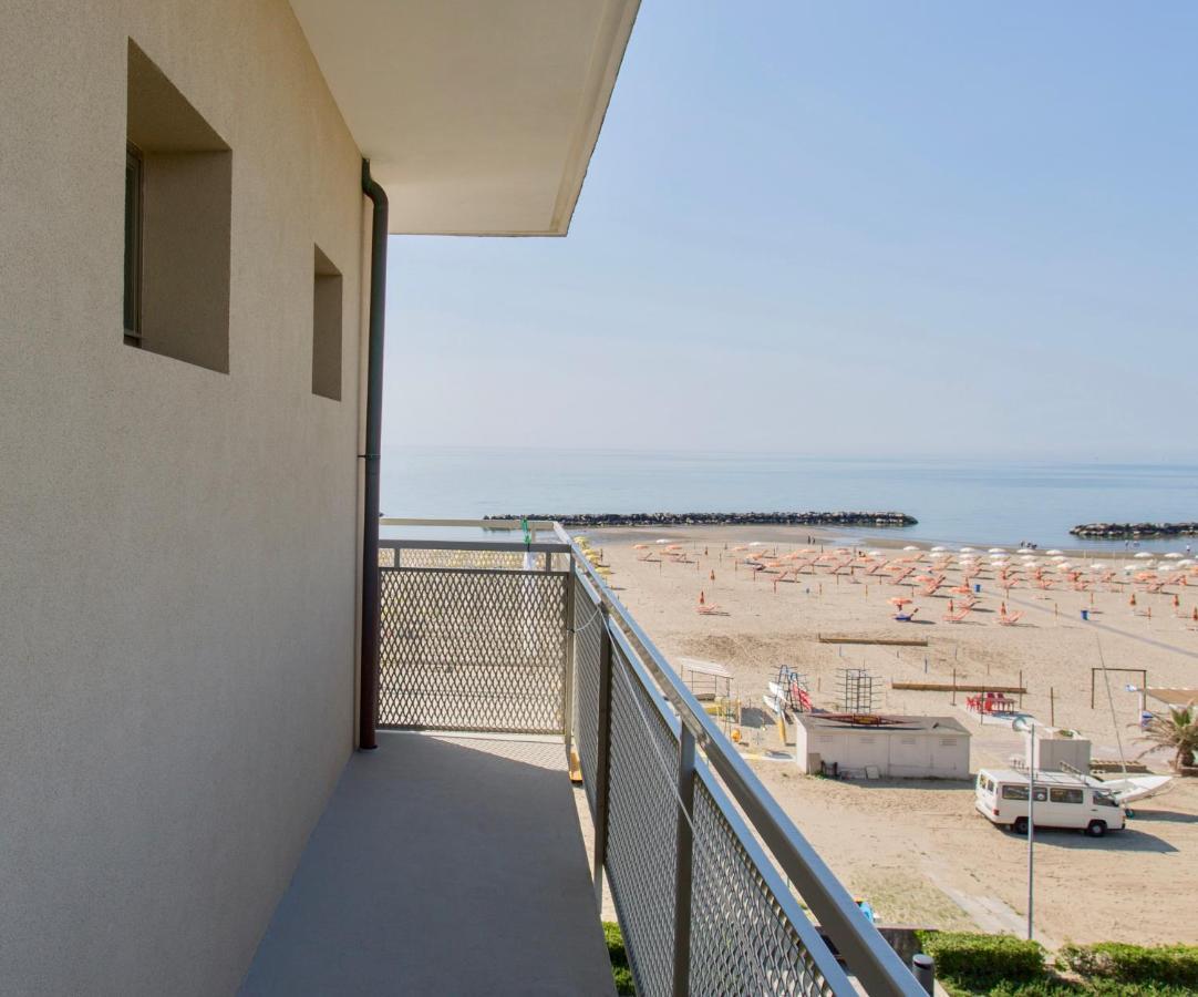 Hotel Tritone Rimini Dış mekan fotoğraf