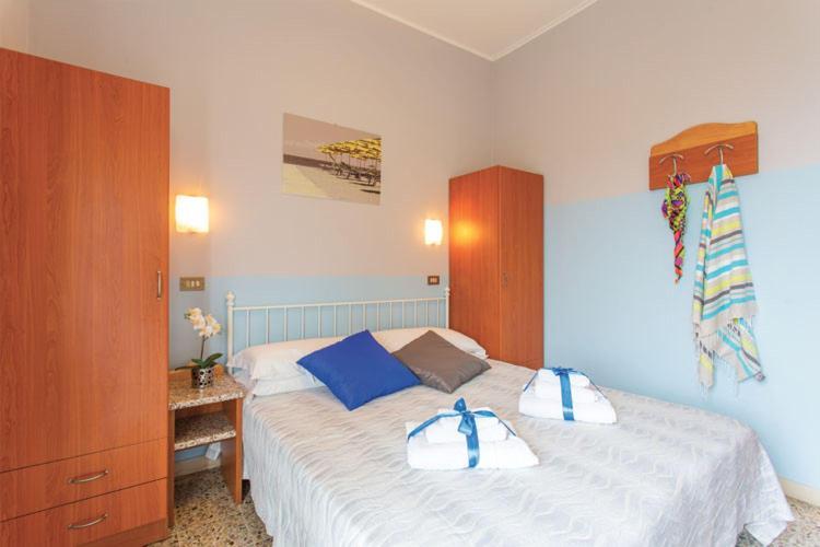 Hotel Tritone Rimini Dış mekan fotoğraf
