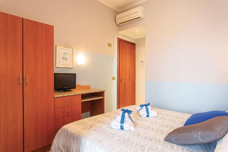 Hotel Tritone Rimini Dış mekan fotoğraf